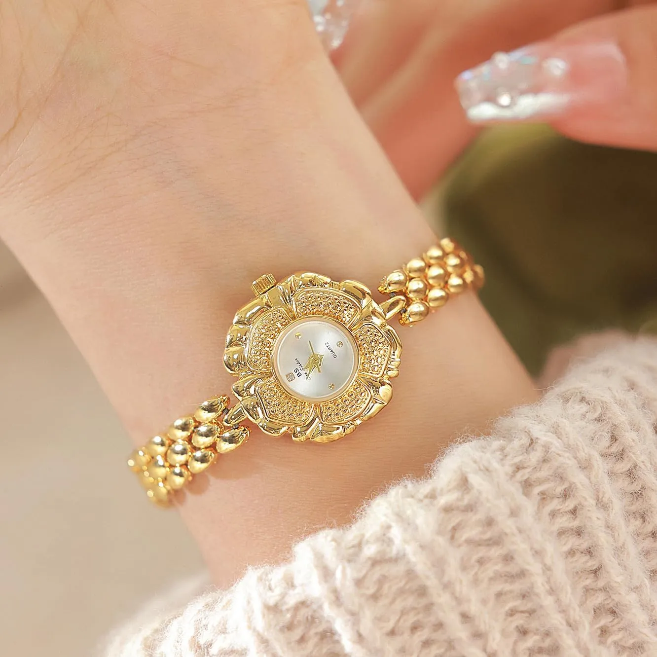 Gold Bracelet Watch MASTOP Women's Classic Flower Watch Quartz Analog Small Dial palate encode overcrowd Casual Dress 