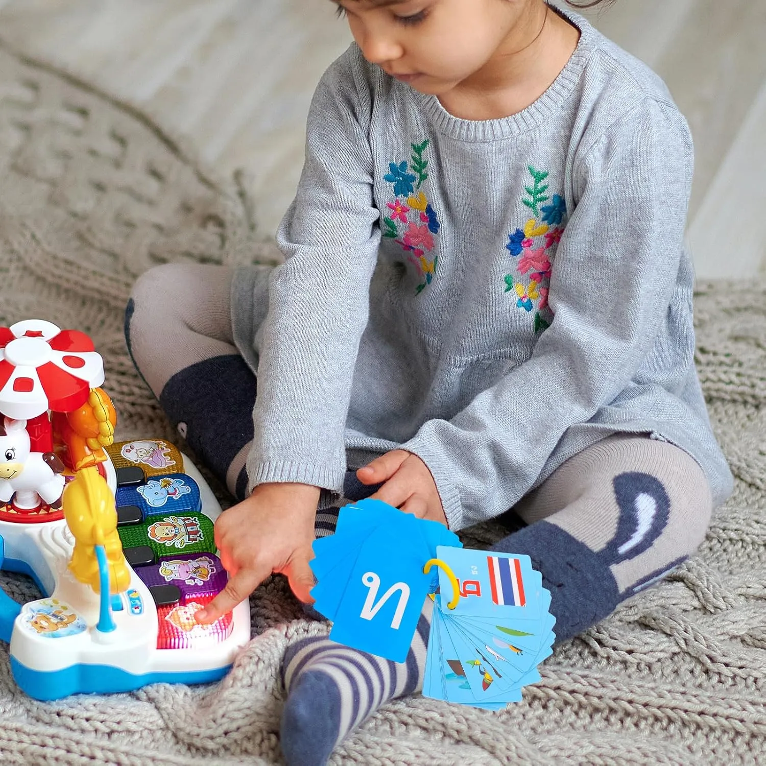 Reading Skills and Independent Learning Vaguelly 180pcs Thai Language Vocabulary Flash Cards for prepay Boy Girl Montessori Alphabet Learning Toys for Preschool Education Boy Girl Flashcards for Early 