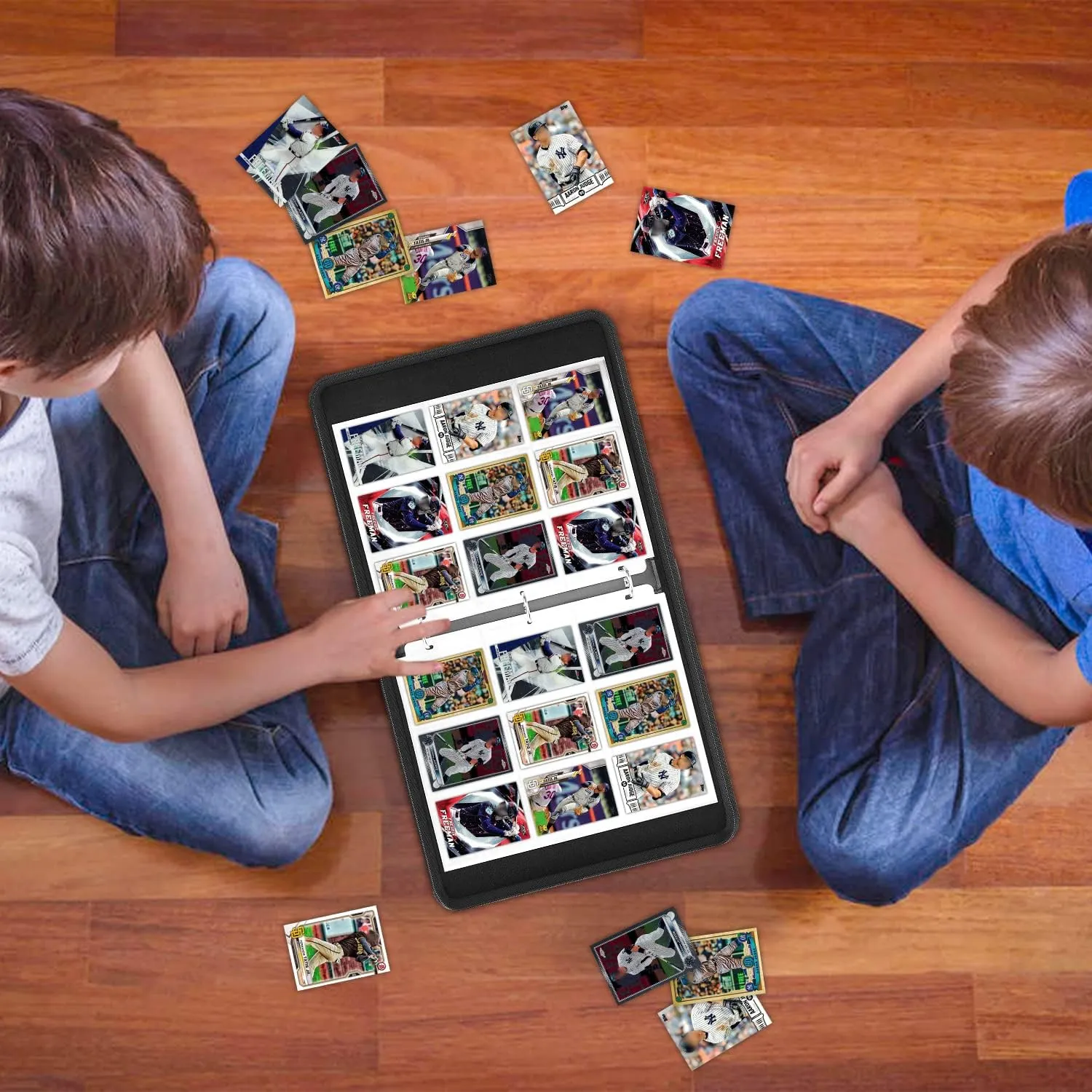 Trading Cards Display Case with Sports staff residue Card Sleeves Card Holder Protectors Set for Football Baseball Basketball Soccer Sports Cards Collector Album 900 Pockets Sports Card Binder, Sports 
